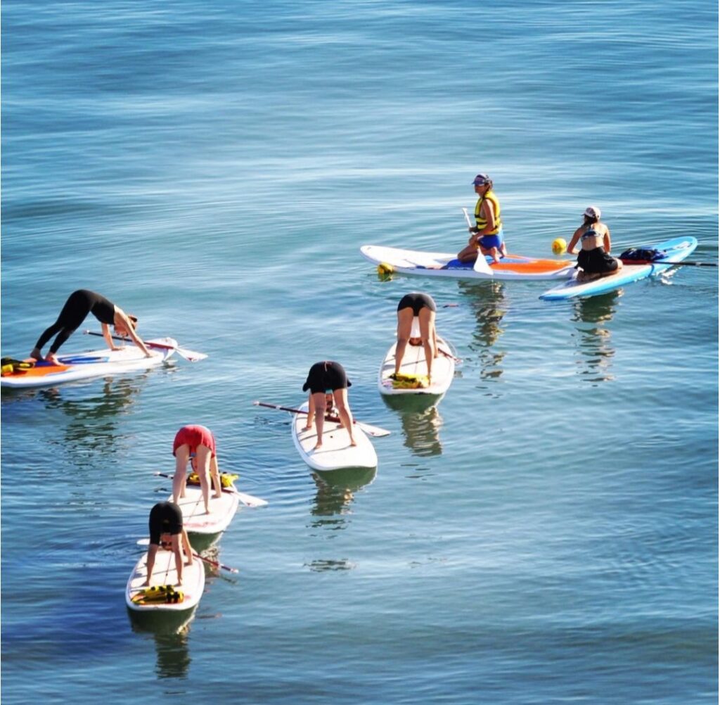 noticiaspuertosantacruz.com.ar - Imagen extraida de: https://deseadonoticias.com/2024/11/15/es-deseadense-y-desde-hace-12-anos-practica-yoga-en-el-agua/